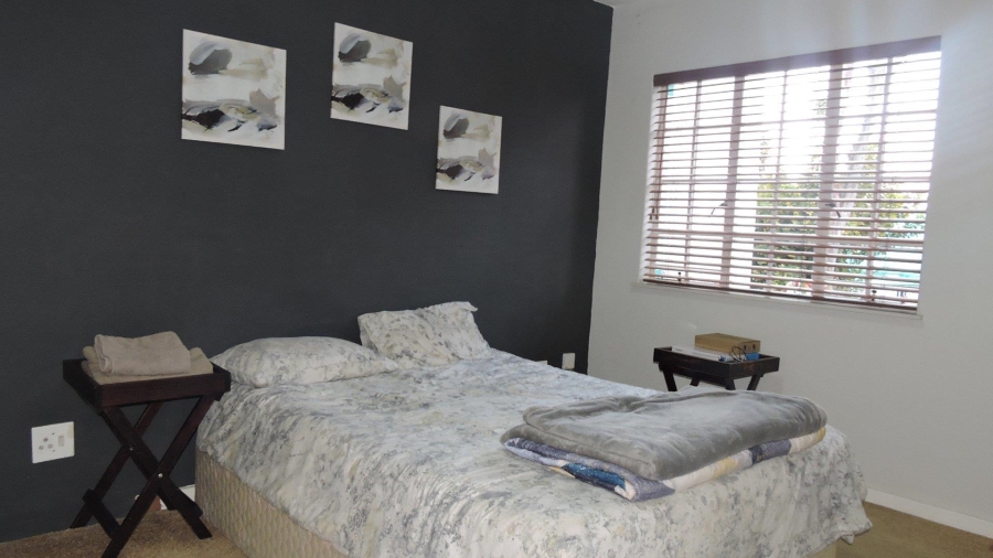 To Let 2 Bedroom Property for Rent in Faerie Glen Gauteng