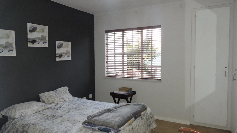 To Let 2 Bedroom Property for Rent in Faerie Glen Gauteng