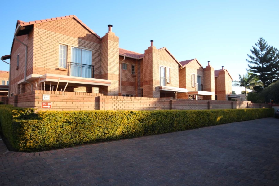 To Let 3 Bedroom Property for Rent in Montana Gauteng