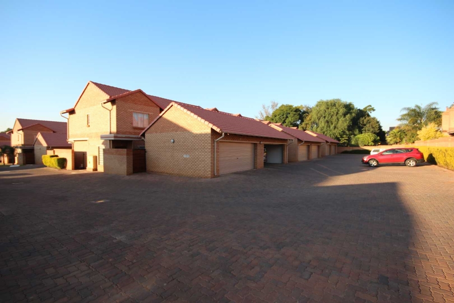 To Let 3 Bedroom Property for Rent in Montana Gauteng