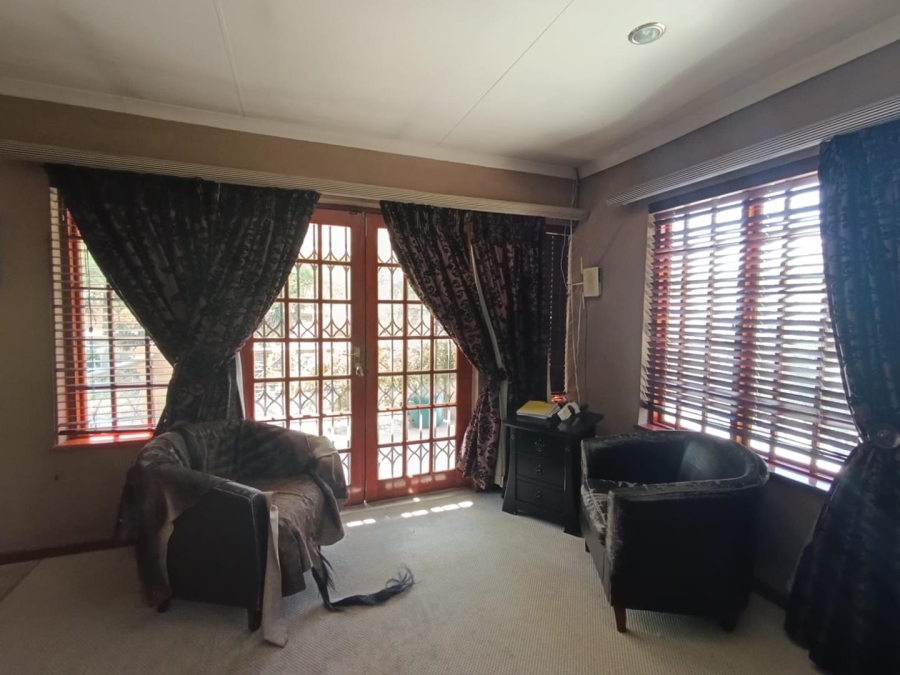 8 Bedroom Property for Sale in President Park Gauteng