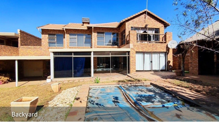 4 Bedroom Property for Sale in Glen Marais Gauteng