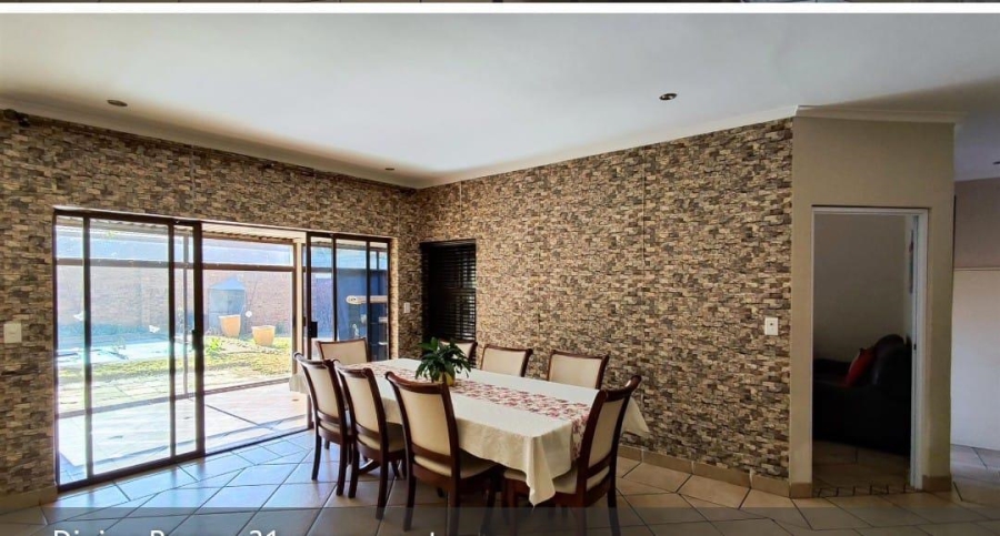 4 Bedroom Property for Sale in Glen Marais Gauteng