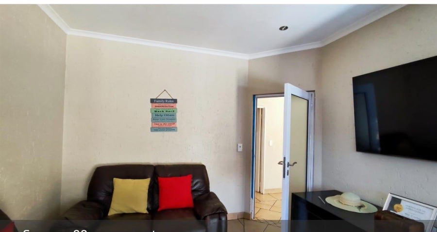 4 Bedroom Property for Sale in Glen Marais Gauteng