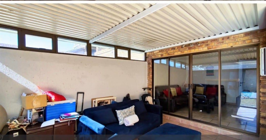 4 Bedroom Property for Sale in Glen Marais Gauteng