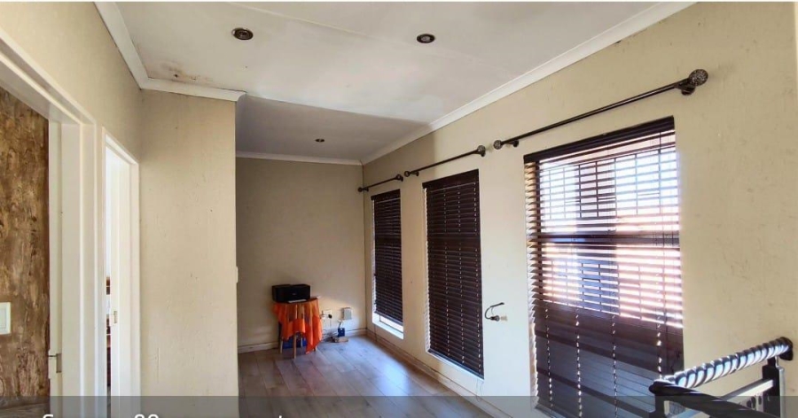 4 Bedroom Property for Sale in Glen Marais Gauteng