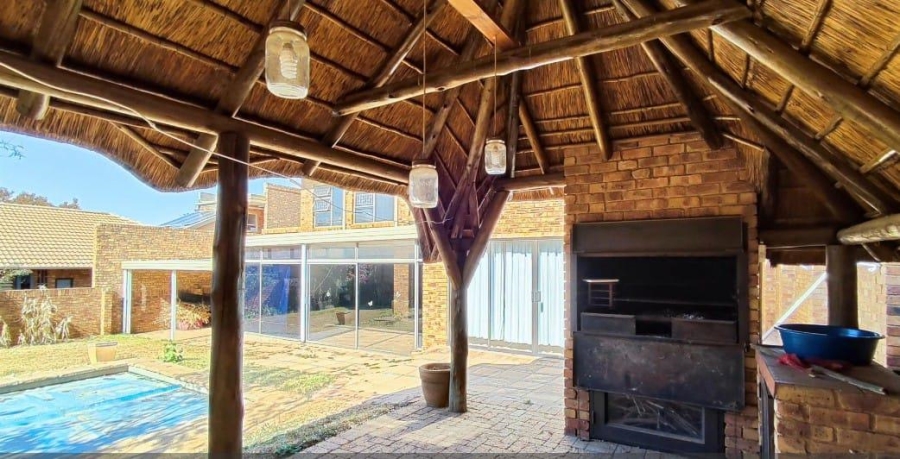 4 Bedroom Property for Sale in Glen Marais Gauteng