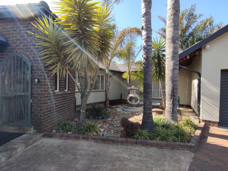 3 Bedroom Property for Sale in Van Riebeeck Park Gauteng