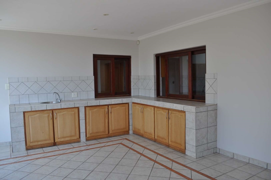 To Let 4 Bedroom Property for Rent in Wapadrand Gauteng