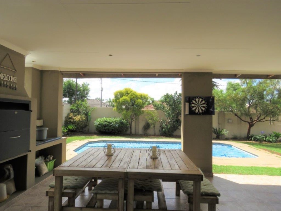 3 Bedroom Property for Sale in Robertsham Gauteng