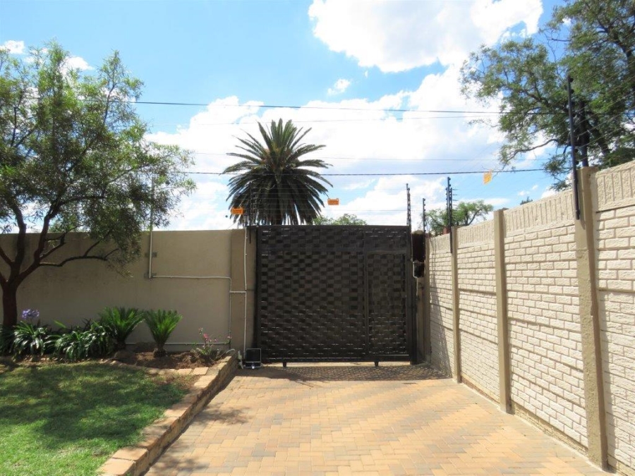 3 Bedroom Property for Sale in Robertsham Gauteng