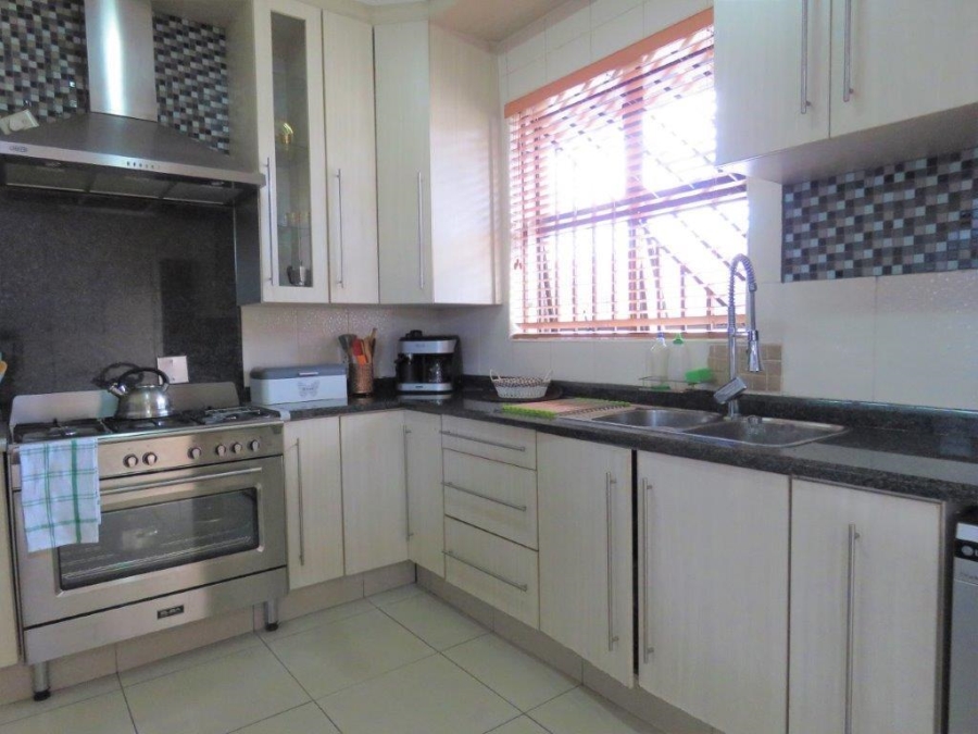 3 Bedroom Property for Sale in Robertsham Gauteng