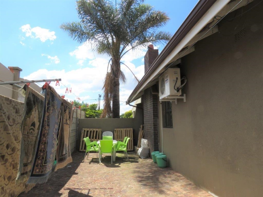 3 Bedroom Property for Sale in Robertsham Gauteng