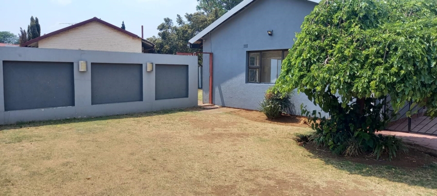 3 Bedroom Property for Sale in Brackendowns Gauteng