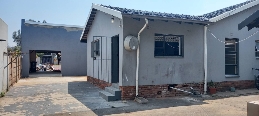 3 Bedroom Property for Sale in Brackendowns Gauteng