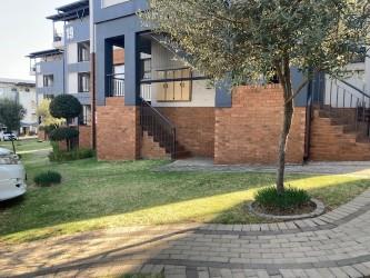 1 Bedroom Property for Sale in Oakdene Gauteng