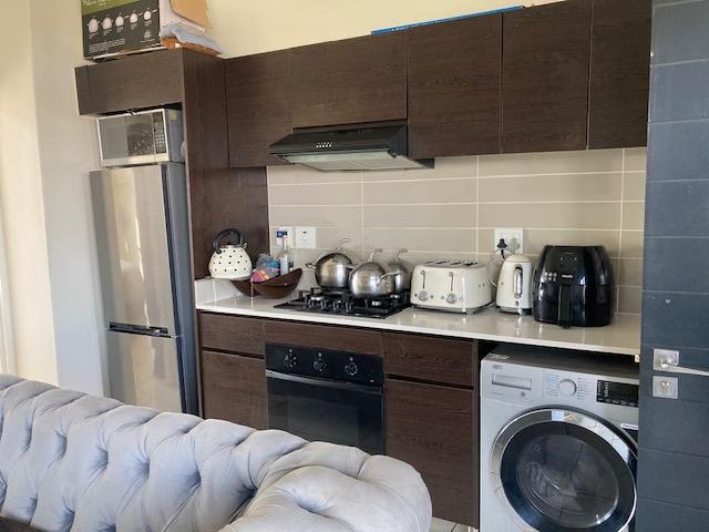 1 Bedroom Property for Sale in Oakdene Gauteng