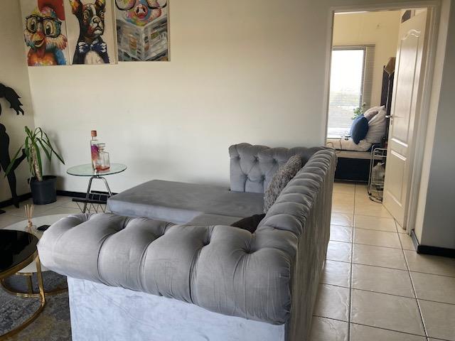 1 Bedroom Property for Sale in Oakdene Gauteng