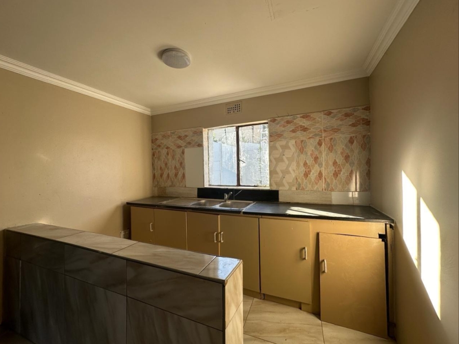 3 Bedroom Property for Sale in Linmeyer Gauteng