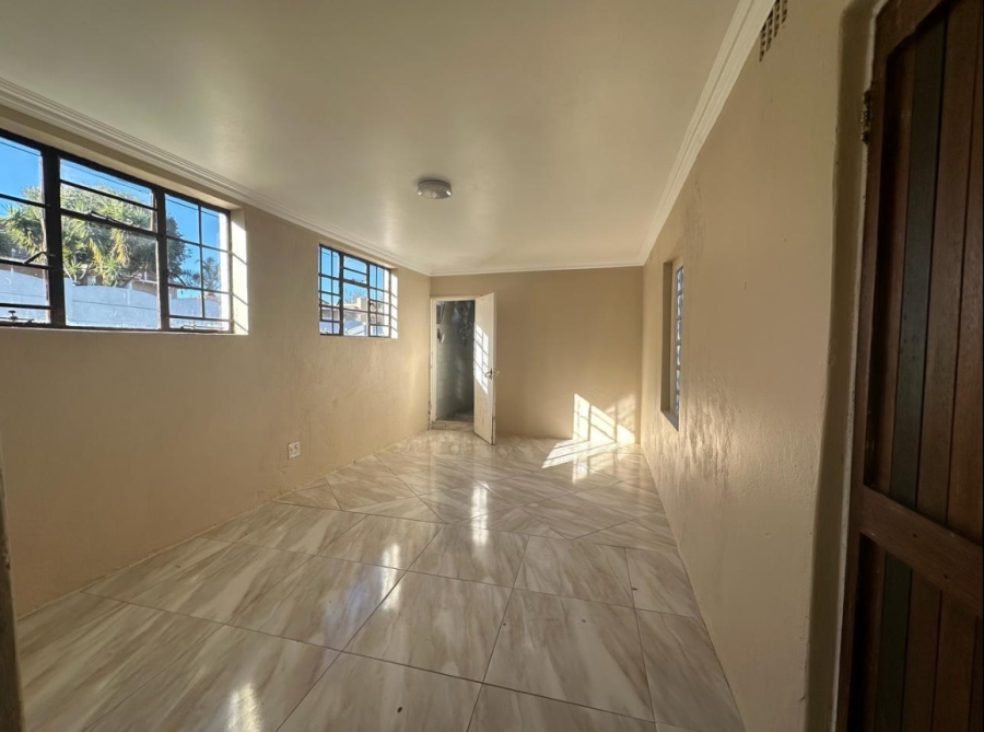 3 Bedroom Property for Sale in Linmeyer Gauteng