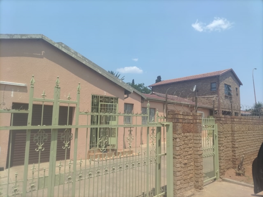 4 Bedroom Property for Sale in Palm Ridge Gauteng