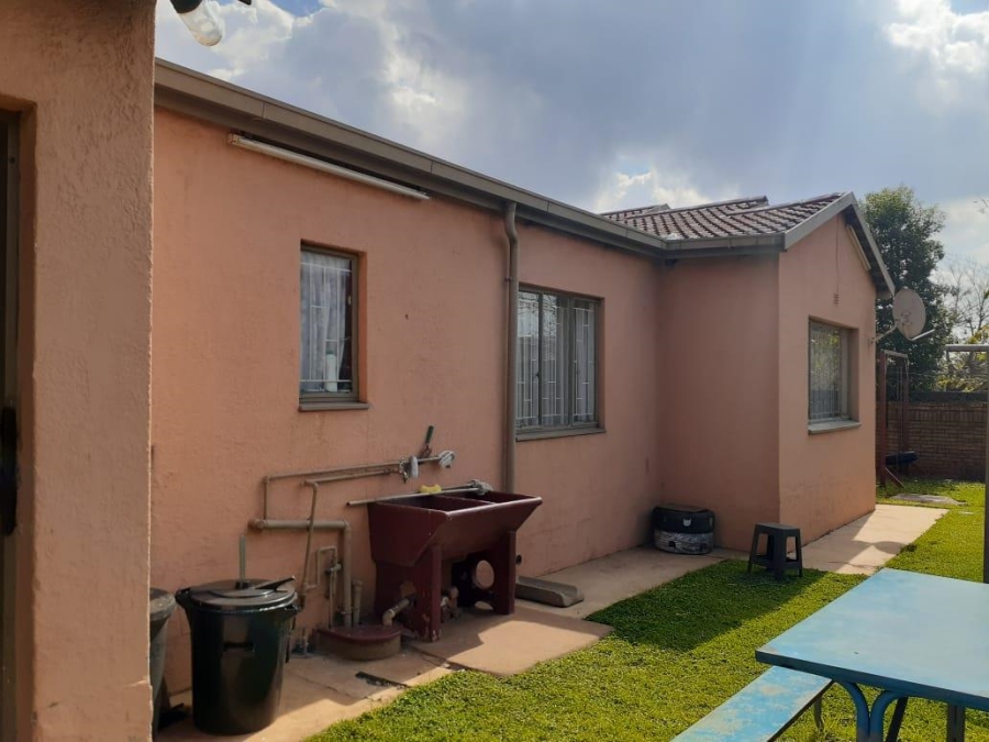 4 Bedroom Property for Sale in Palm Ridge Gauteng