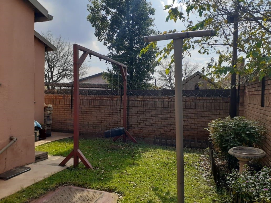 4 Bedroom Property for Sale in Palm Ridge Gauteng