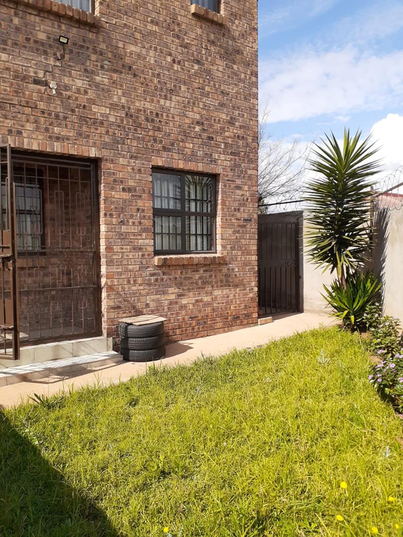 4 Bedroom Property for Sale in Palm Ridge Gauteng