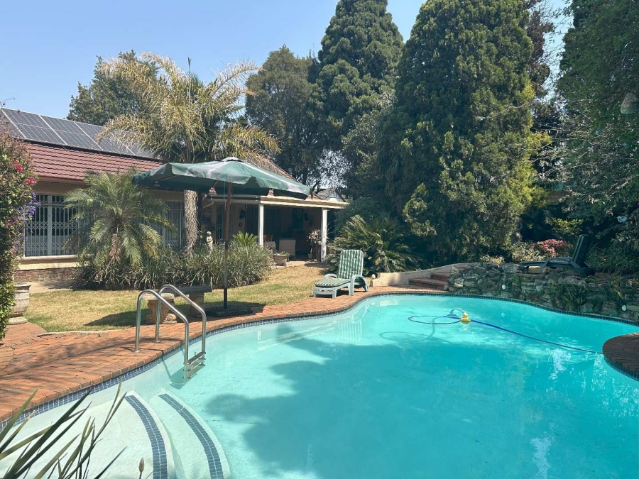 3 Bedroom Property for Sale in Brackendowns Gauteng