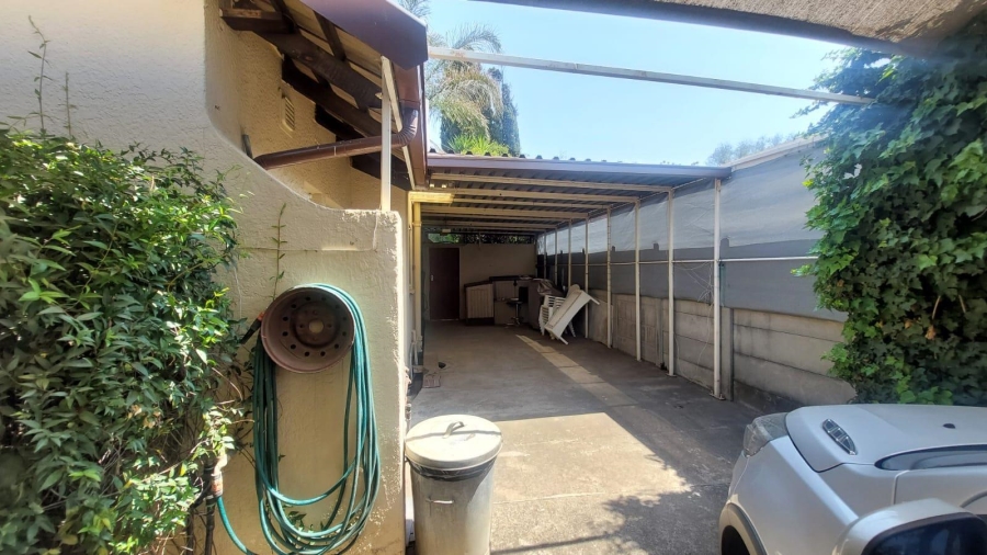 3 Bedroom Property for Sale in Brackendowns Gauteng