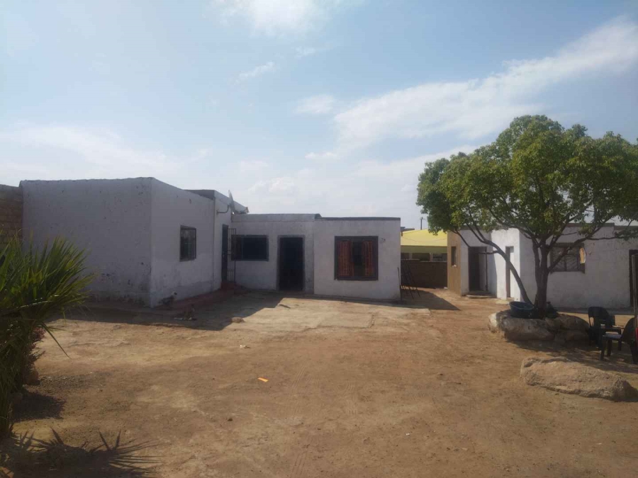 5 Bedroom Property for Sale in Mabopane Gauteng