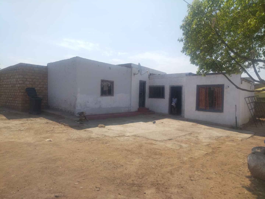 5 Bedroom Property for Sale in Mabopane Gauteng