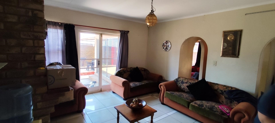 6 Bedroom Property for Sale in The Reeds Gauteng