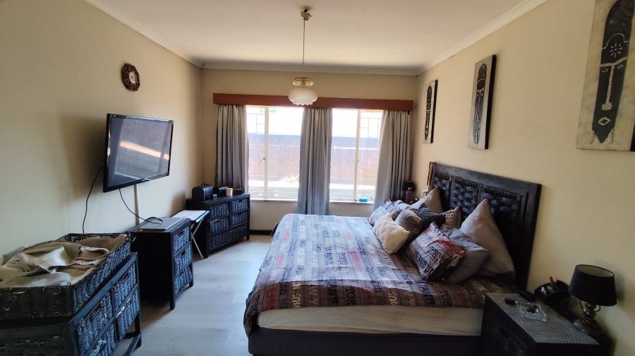 6 Bedroom Property for Sale in The Reeds Gauteng