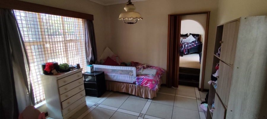 6 Bedroom Property for Sale in The Reeds Gauteng