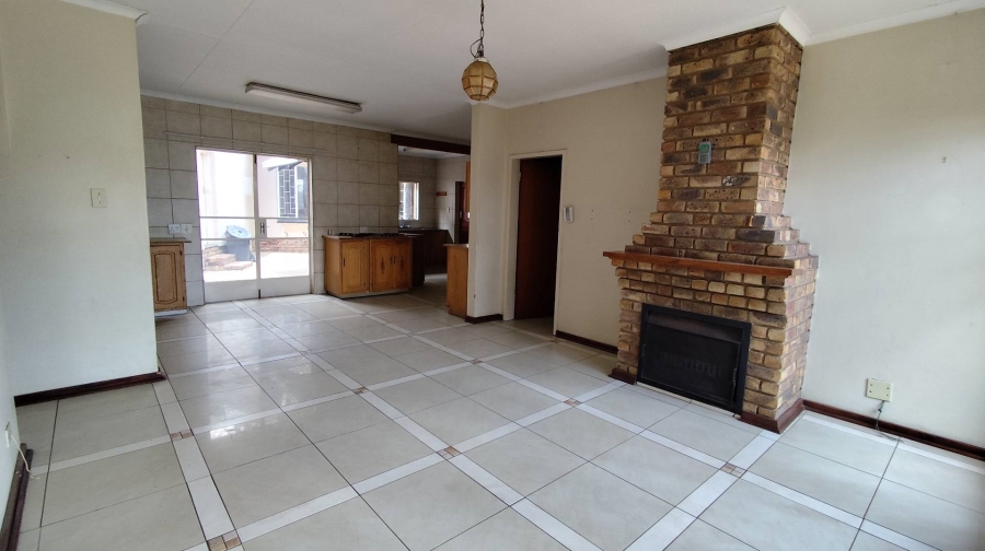 6 Bedroom Property for Sale in The Reeds Gauteng