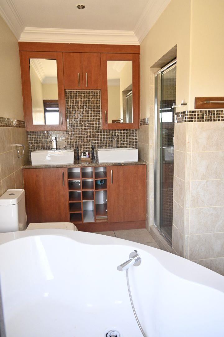 4 Bedroom Property for Sale in Roodeplaat Gauteng