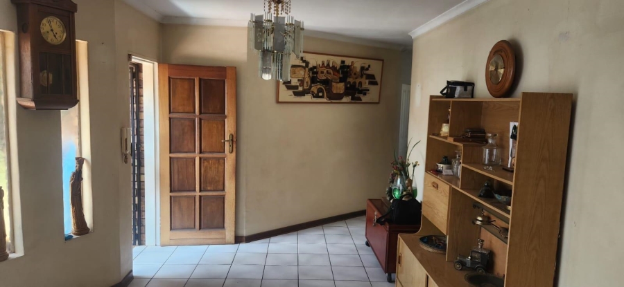 2 Bedroom Property for Sale in Die Hoewes Gauteng