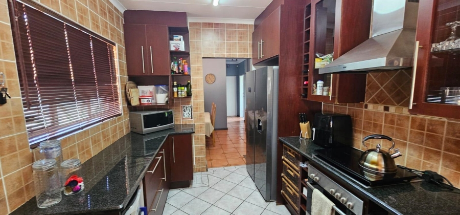 3 Bedroom Property for Sale in Rooihuiskraal Gauteng