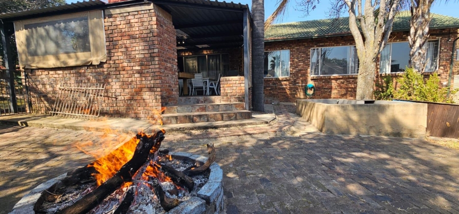 3 Bedroom Property for Sale in Rooihuiskraal Gauteng