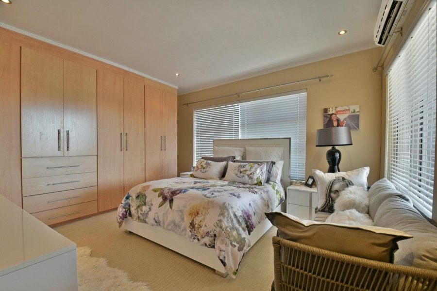 2 Bedroom Property for Sale in Sandhurst Gauteng