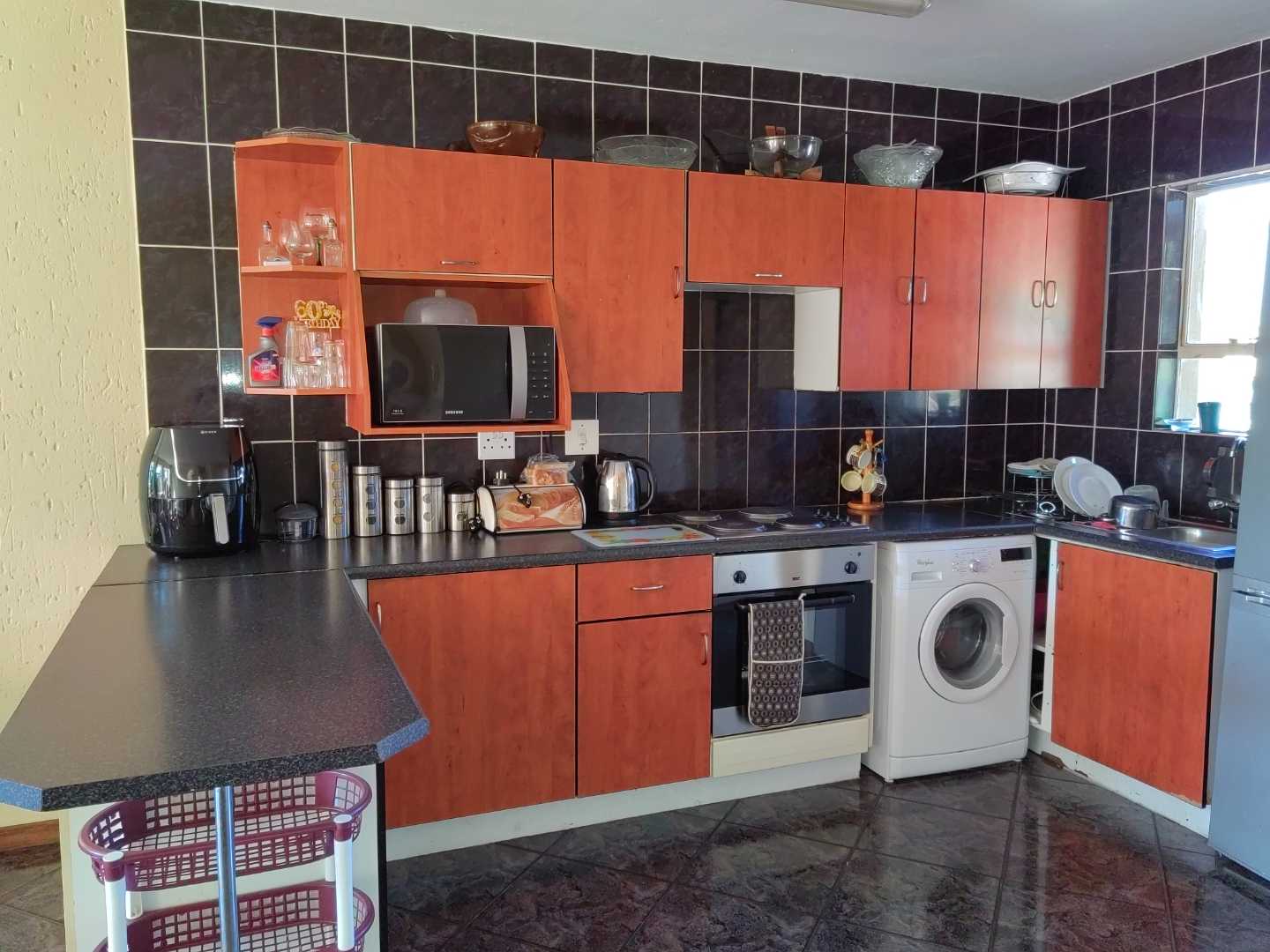 To Let 3 Bedroom Property for Rent in Brackendowns Gauteng