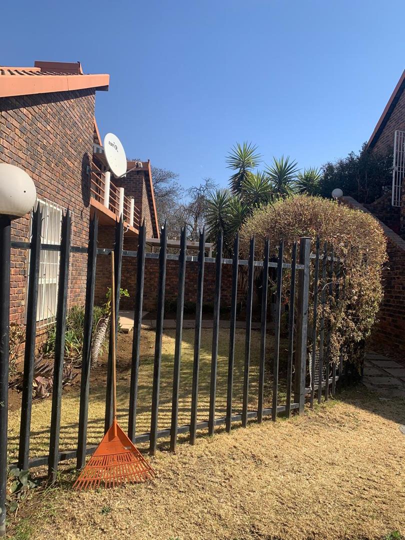 To Let 3 Bedroom Property for Rent in Kibler Park Gauteng