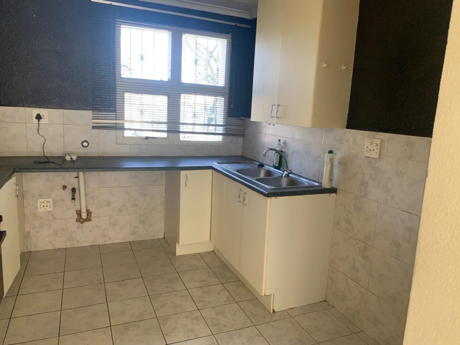 To Let 3 Bedroom Property for Rent in Kibler Park Gauteng