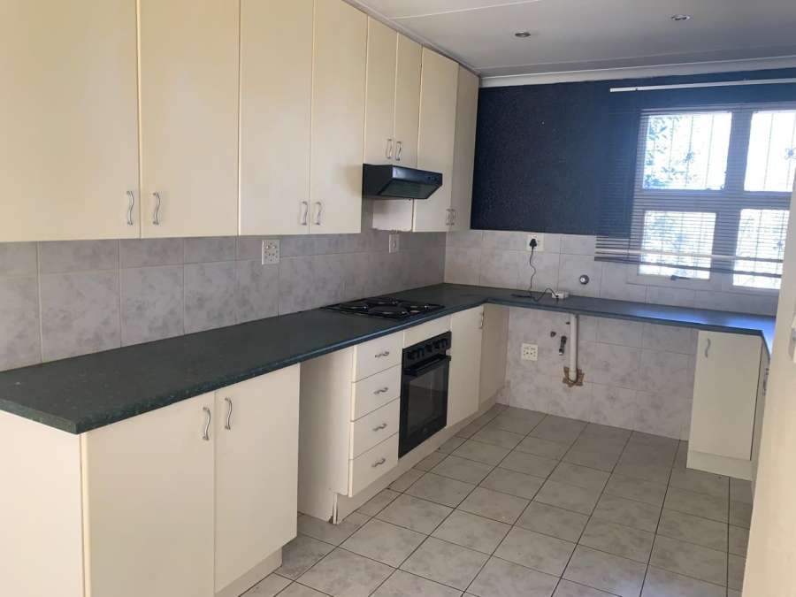 To Let 3 Bedroom Property for Rent in Kibler Park Gauteng