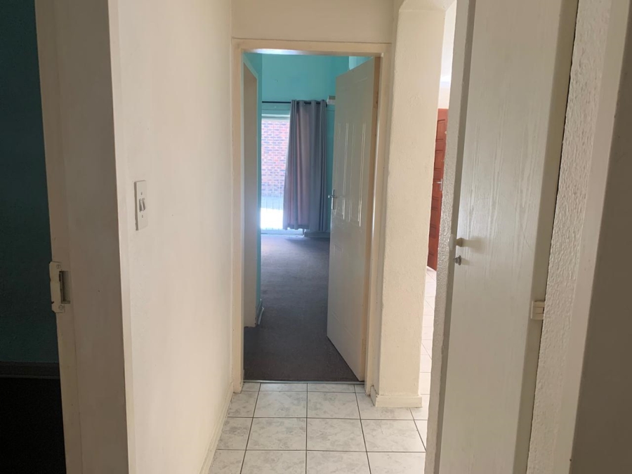 To Let 3 Bedroom Property for Rent in Kibler Park Gauteng