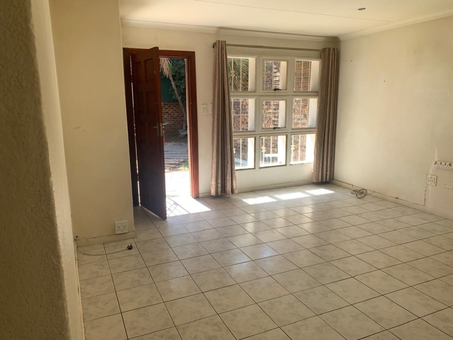 To Let 3 Bedroom Property for Rent in Kibler Park Gauteng