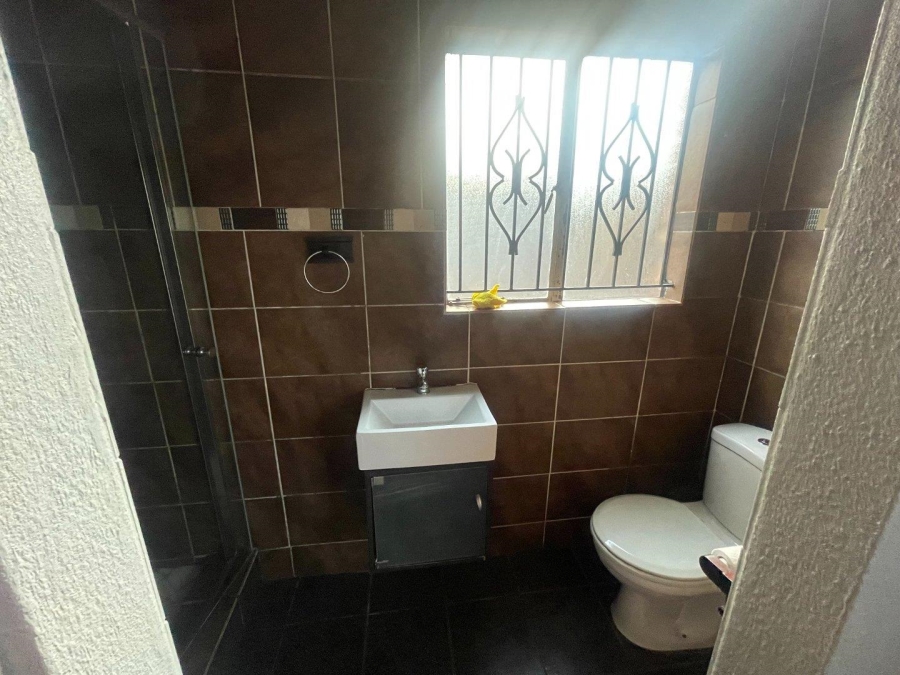 To Let 3 Bedroom Property for Rent in Mondeor Gauteng