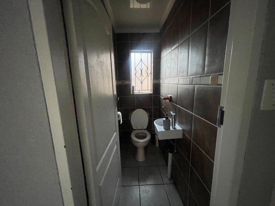 To Let 3 Bedroom Property for Rent in Mondeor Gauteng