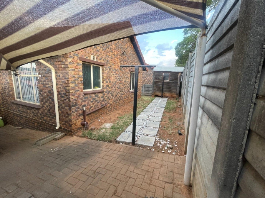 To Let 3 Bedroom Property for Rent in Mondeor Gauteng